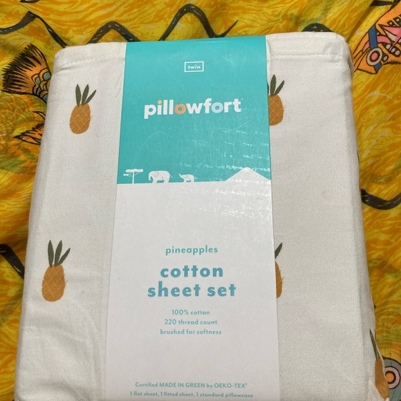 Pillowfort Bedding Pillowfort Twin Pineapple Sheets Poshmark